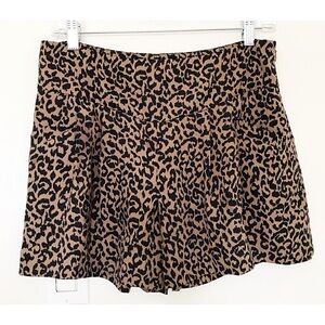 LOFT Sz 2 Leopard Print Tap Shorts
